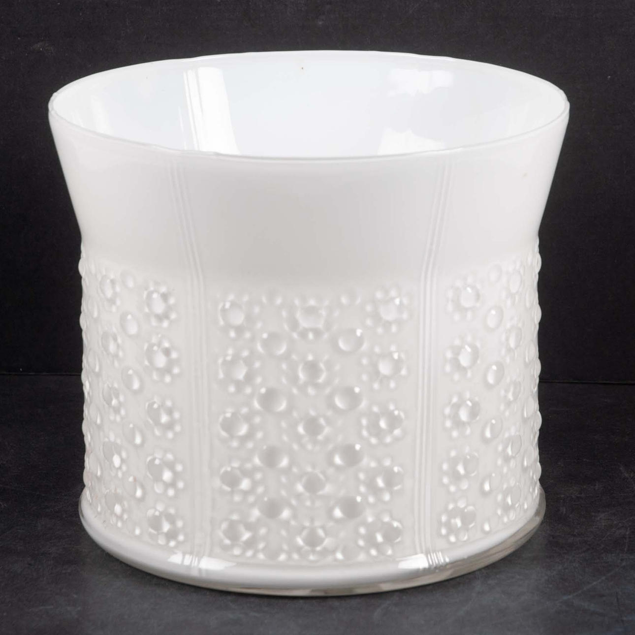 OLLE ALBERIUS. outer lining, glass, “Flora” Orrefors.