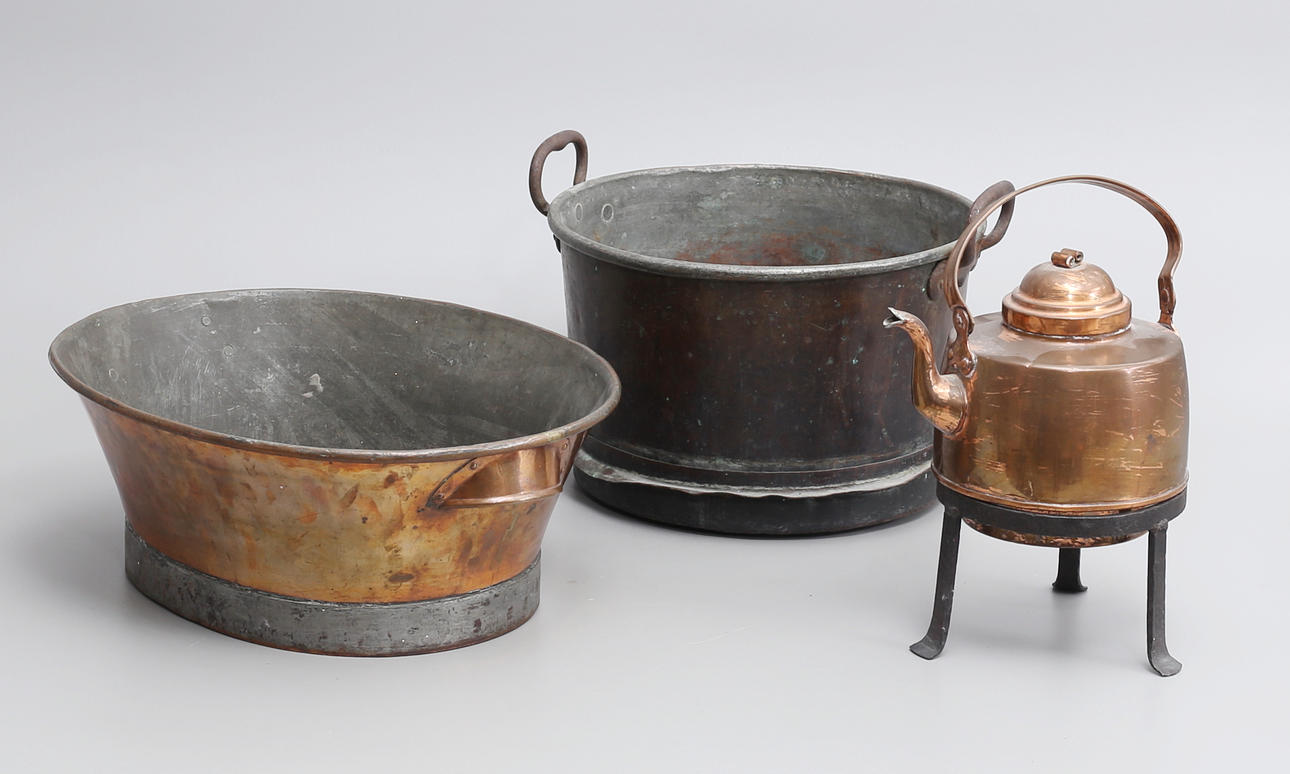 A set of three copper objects, 1800/20th century.