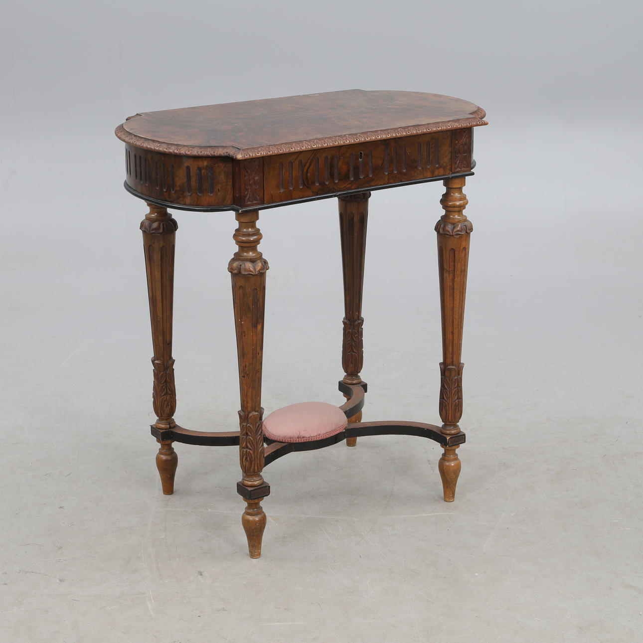 Sewing table, 19th century.