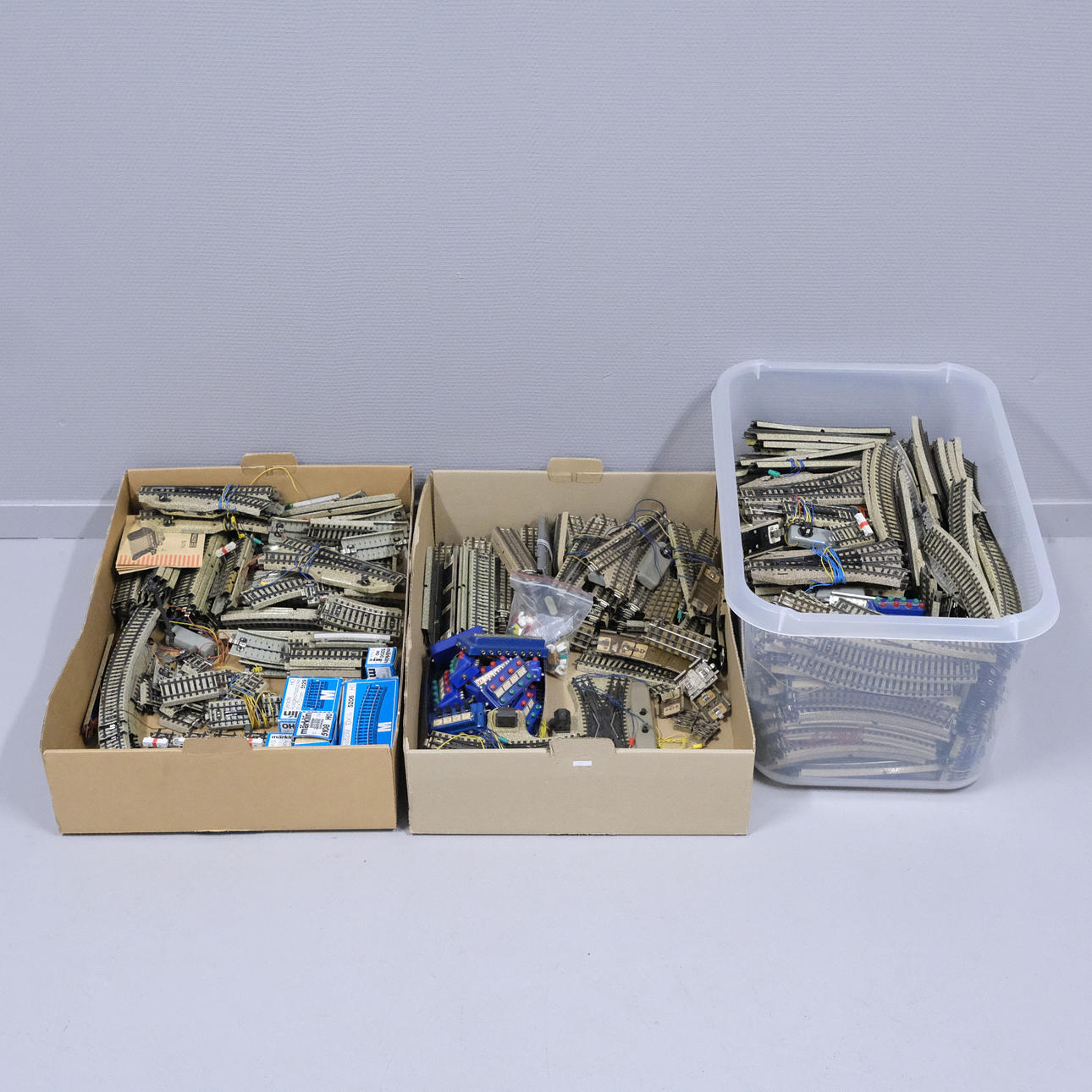 MÄRKLIN, MODEL RAILWAY, RAILS AND SWITCHES, SCALE H0.