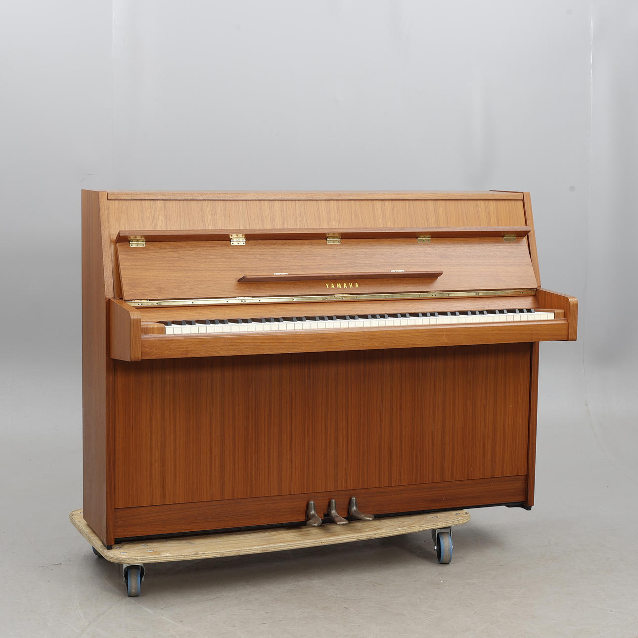 PIANO, Yamaha, 8334.