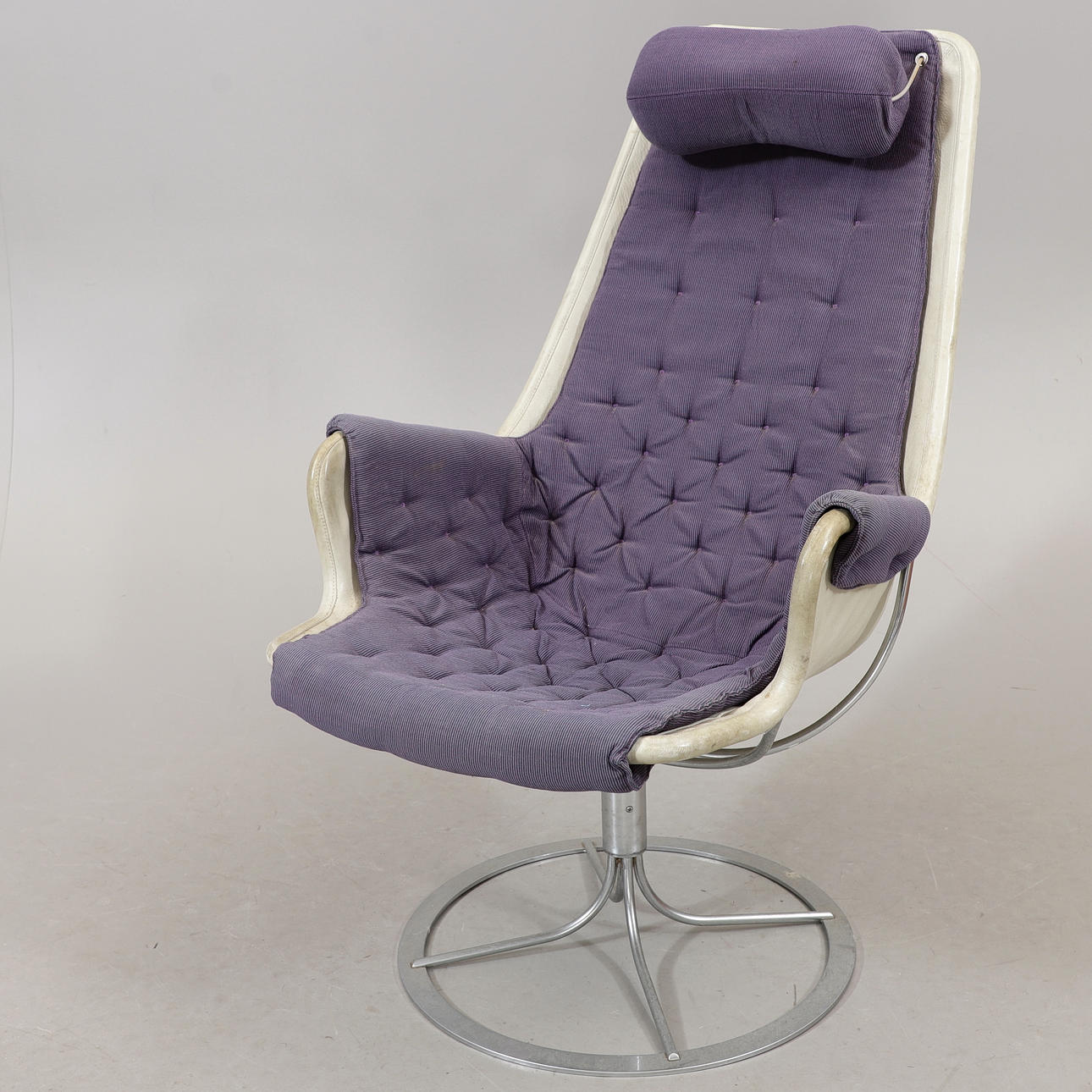 BRUNO MATHSSON. Spinning armchair, “Jetson”, Dux.