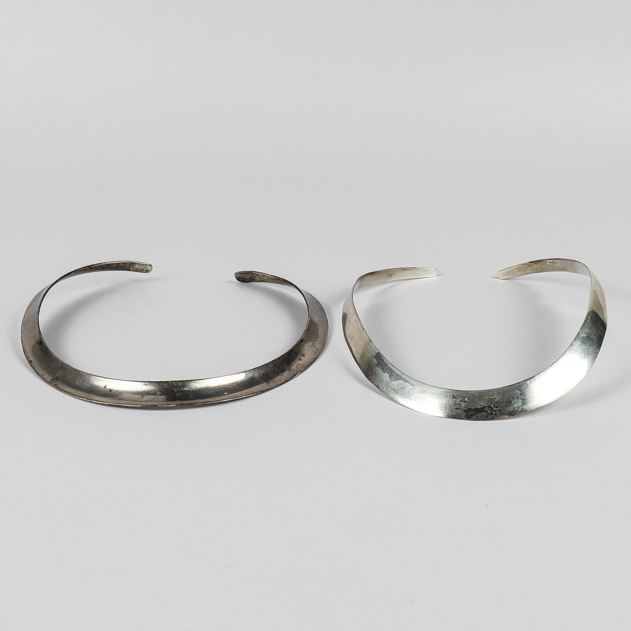 NECKLACE RINGS 2 pieces, sterling silver.