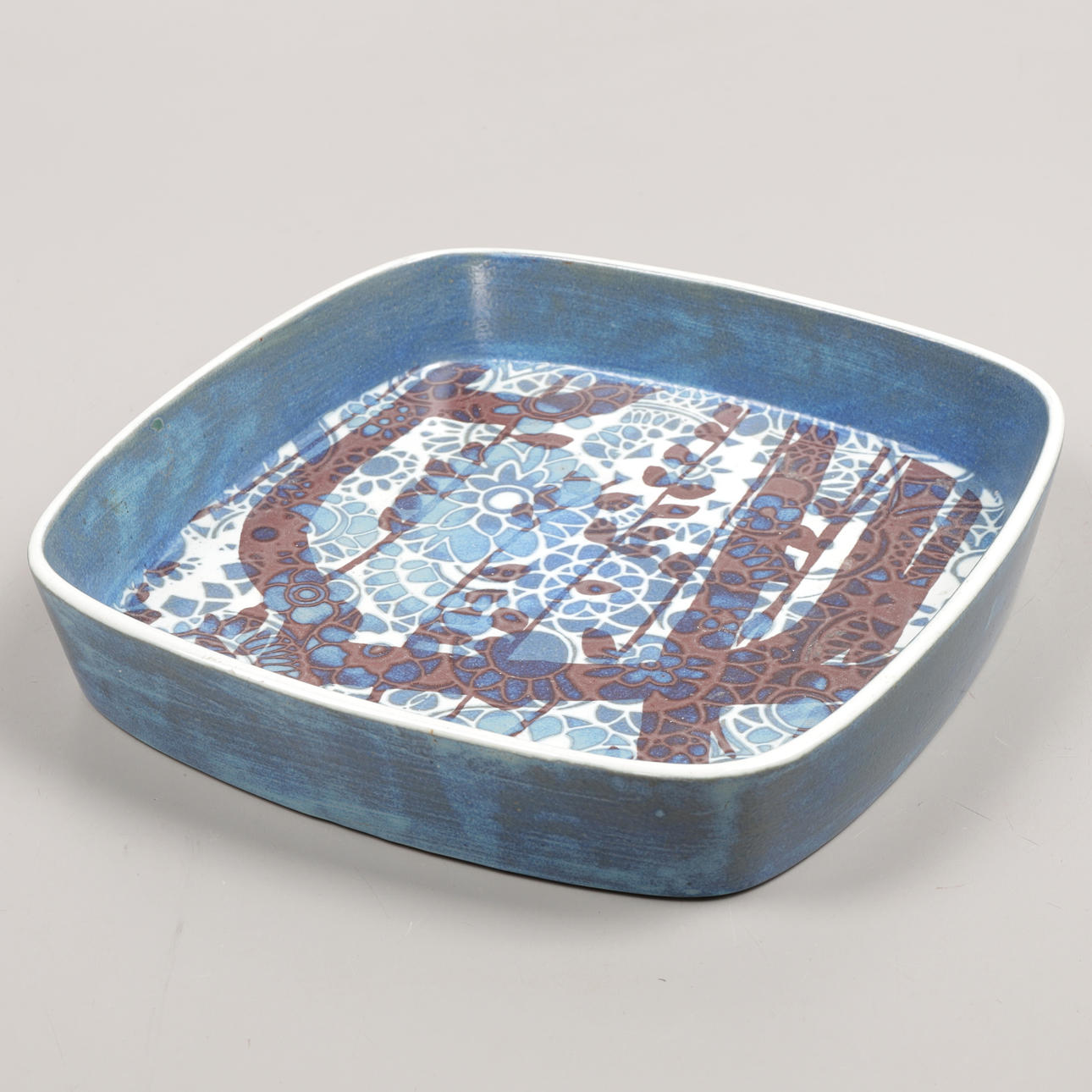 JOANNE GERBER. Pot, earthenware, Royal Copenhagen, Denmark.