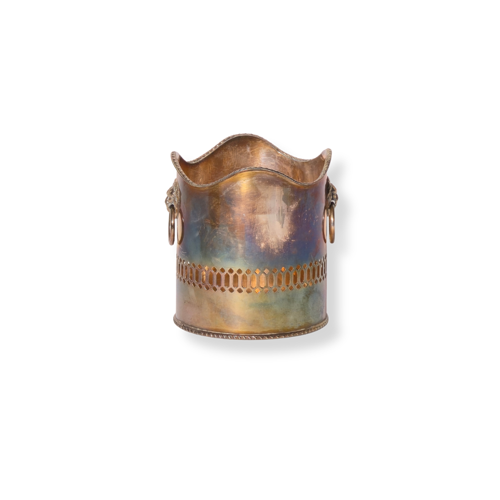 WINE PLACEMATS IN PUNCHED SILVER.