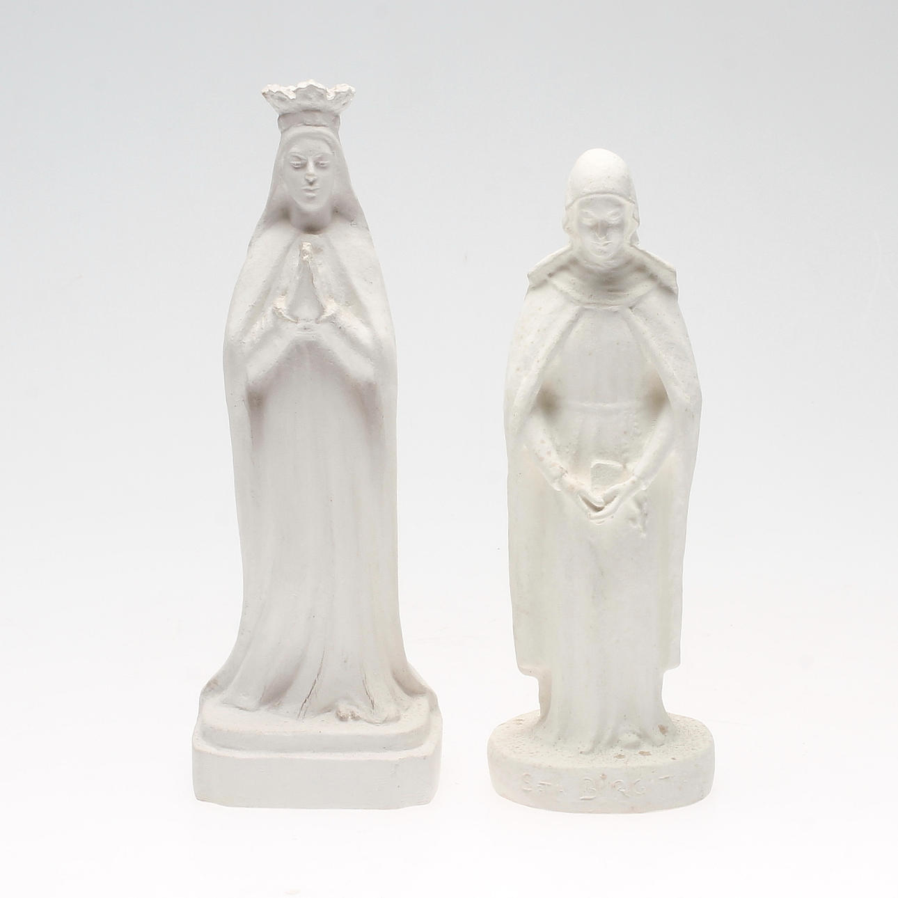 CARIN NILSON(1884-1973). Skulpturer, 2 st, gips, signerade och daterade 1931 och 1932.