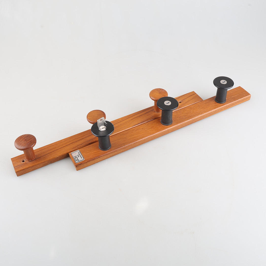 RIFLE RACK from HDF, oak, metal.