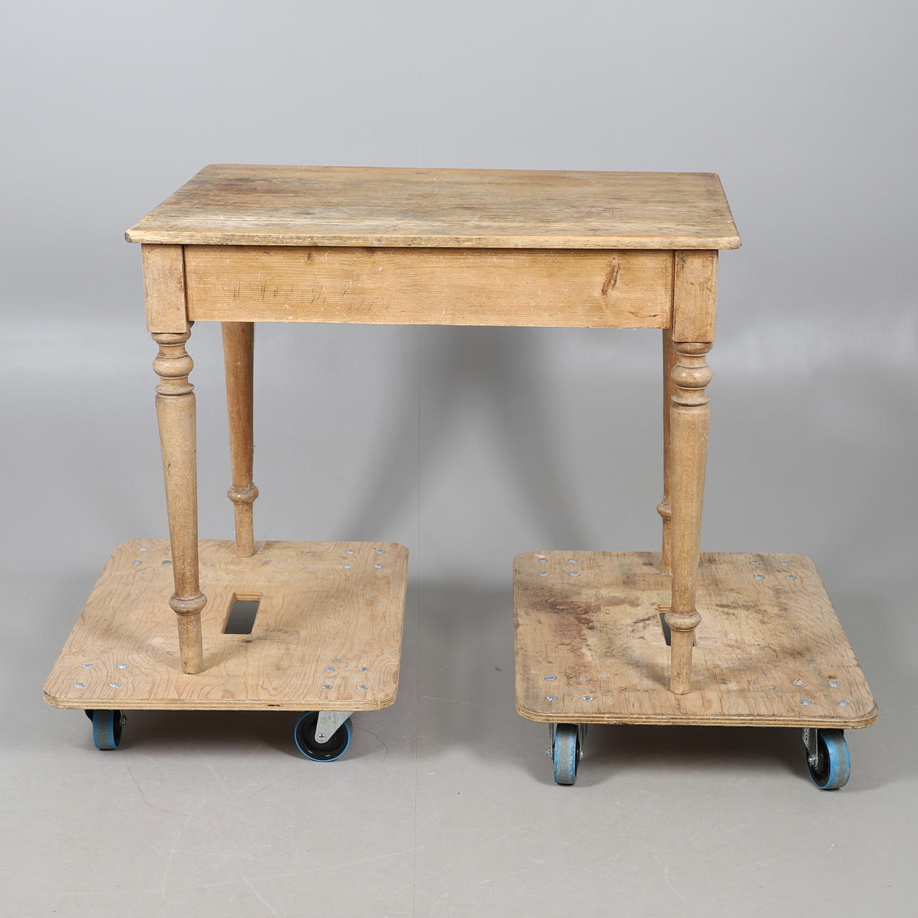 19TH CENTURY PINE SIDE TABLE.