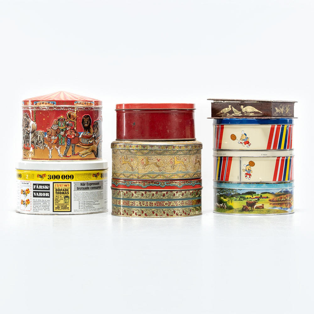 ASSORTED CAKE JARS (9pcs).