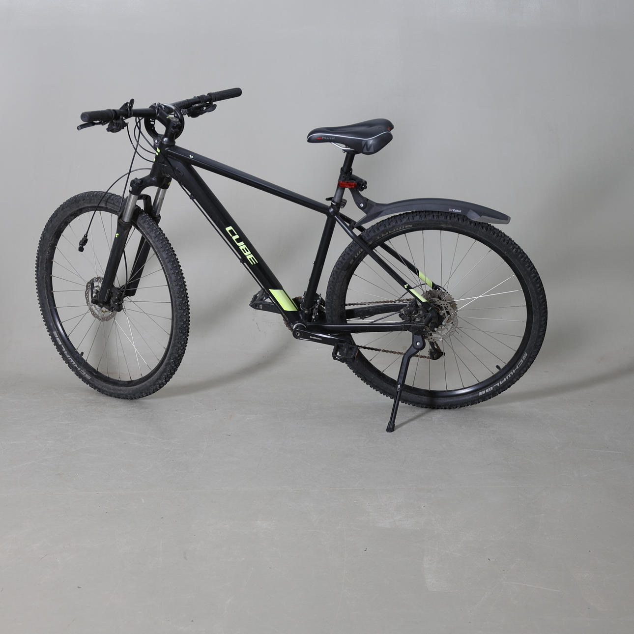 Mountain Bike Cube, 18 height, 29".