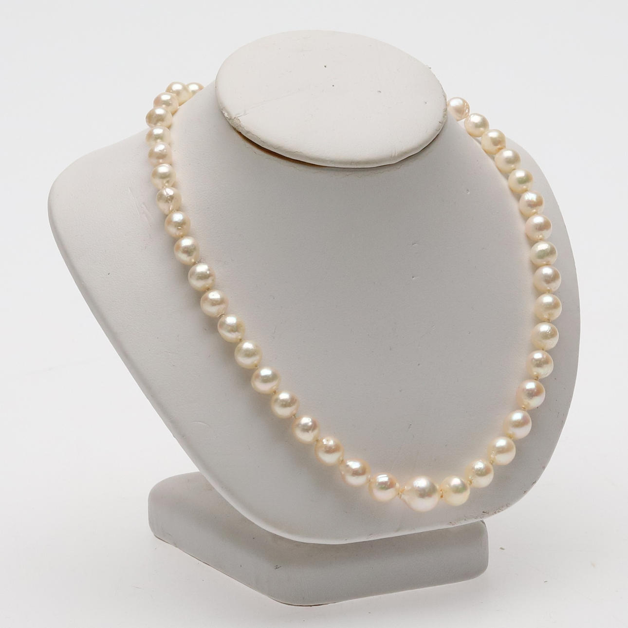 Collier med pärlor & lås av sterlingsilver.