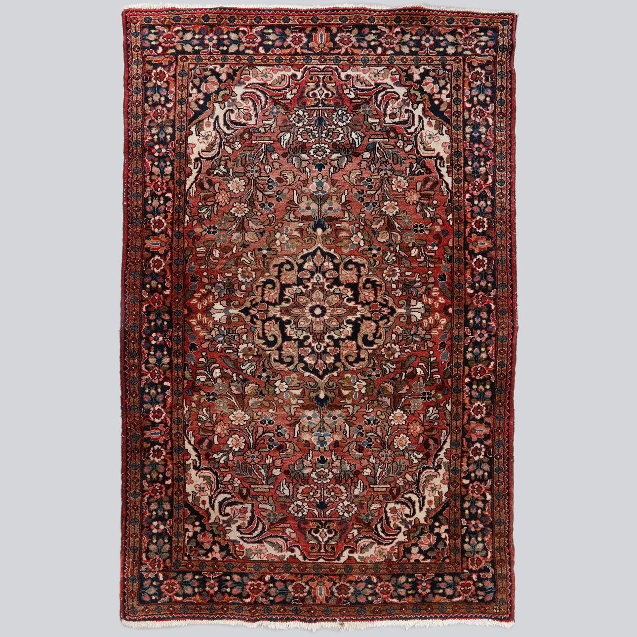 CARPET, oriental. Dimensions approx. 227 x 146 cm.