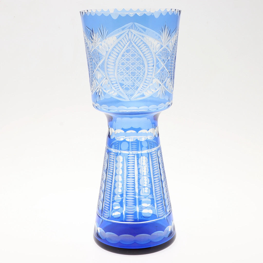 VAS, Böhmisk kristall i blått, 1900-tal.