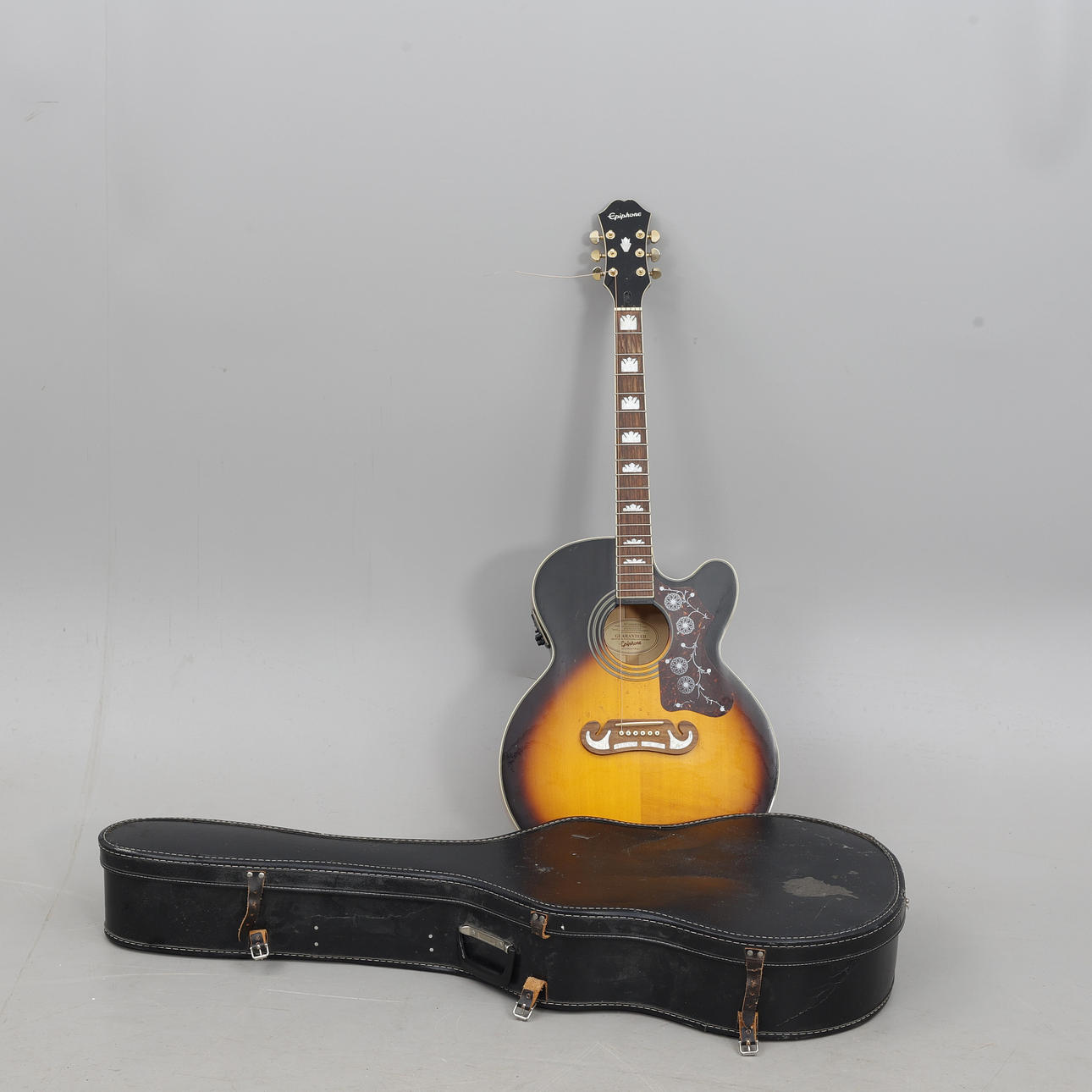 SEMI-ACOUSTIC GUITAR, Epiphone EJ- 200CE/VS, Super Jumbo.