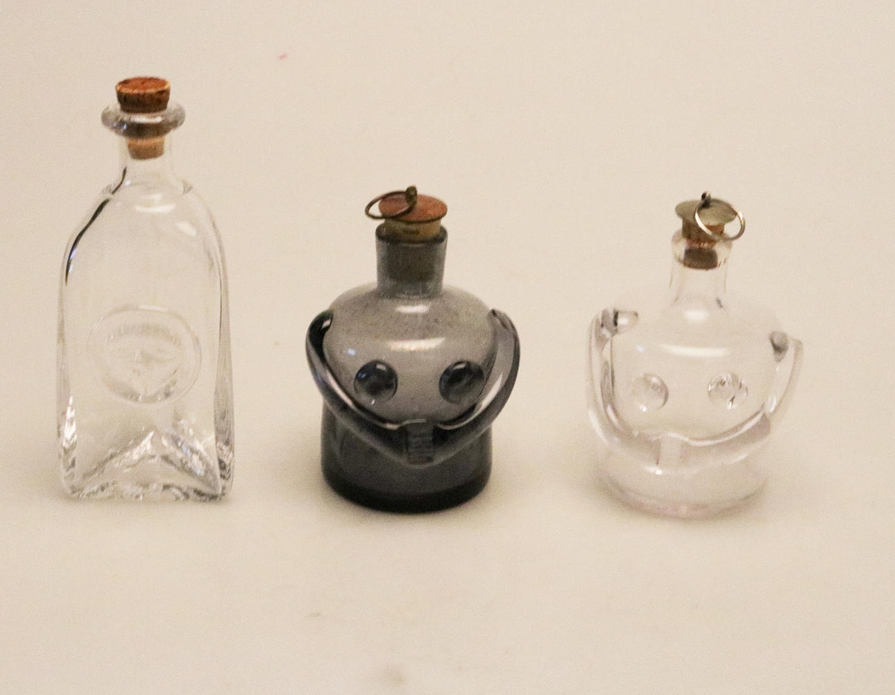 ERIK HÖGLUND. KARAFFER, Boda, 1900-talets mitt, 3 st.