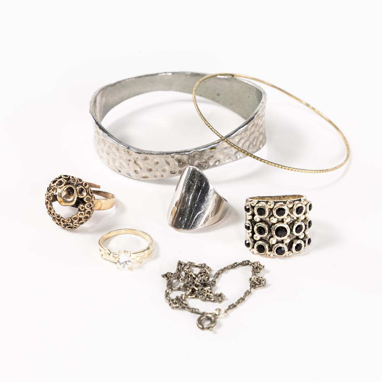 JEWELLERY, 7 pieces, including silver.
