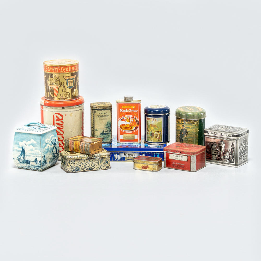 MISCELLANEOUS FOREIGN CANS (13 pieces).