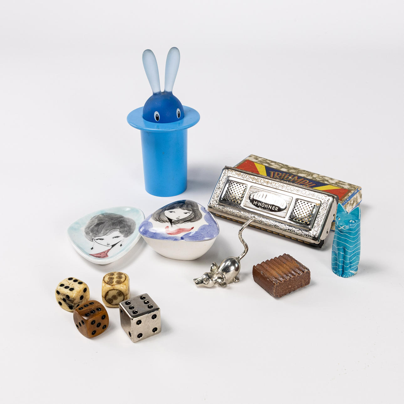 SMALLER ITEMS, 11 pieces, including harmonica.