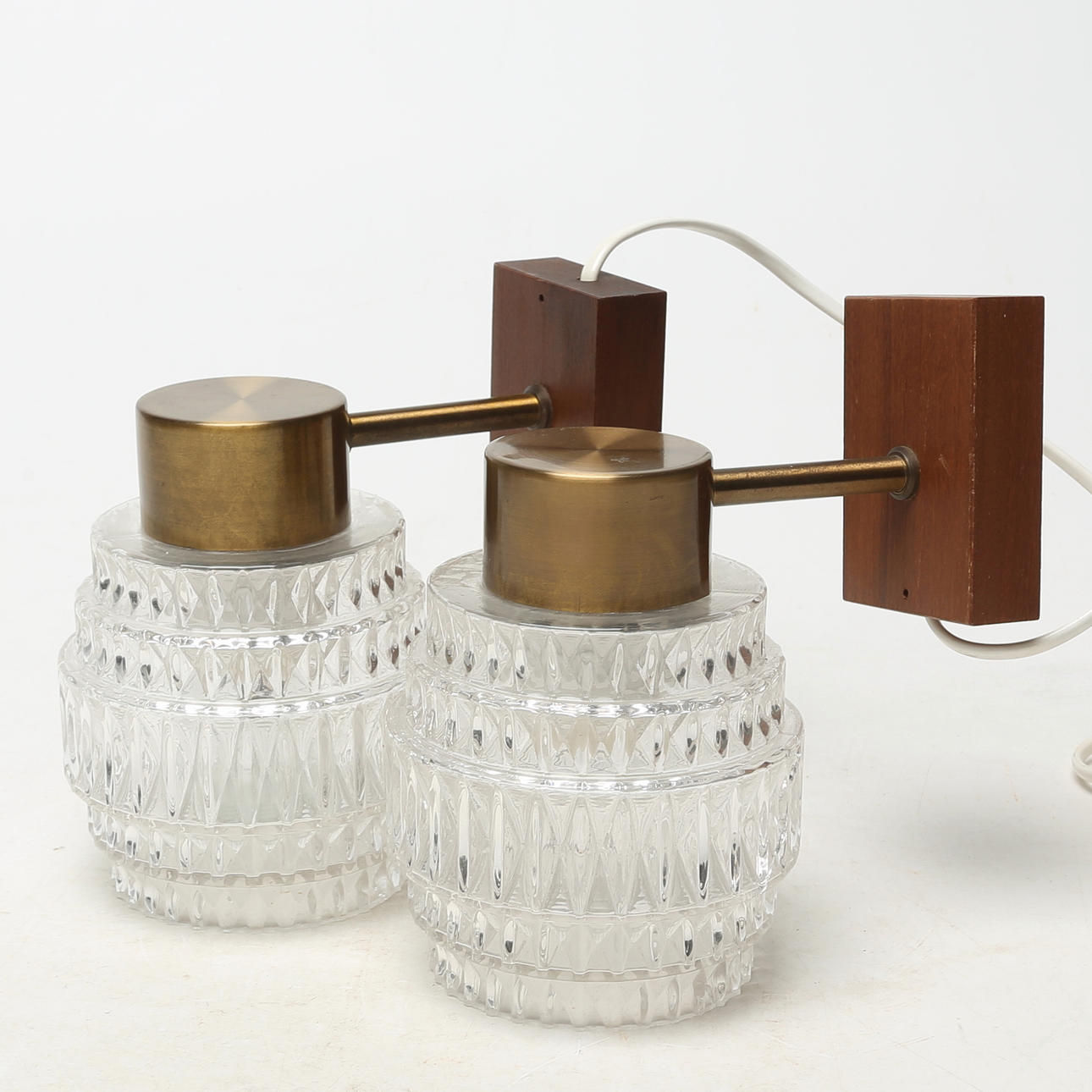 VÄGGLAMPOR, 2 st, glas/metall/teak.