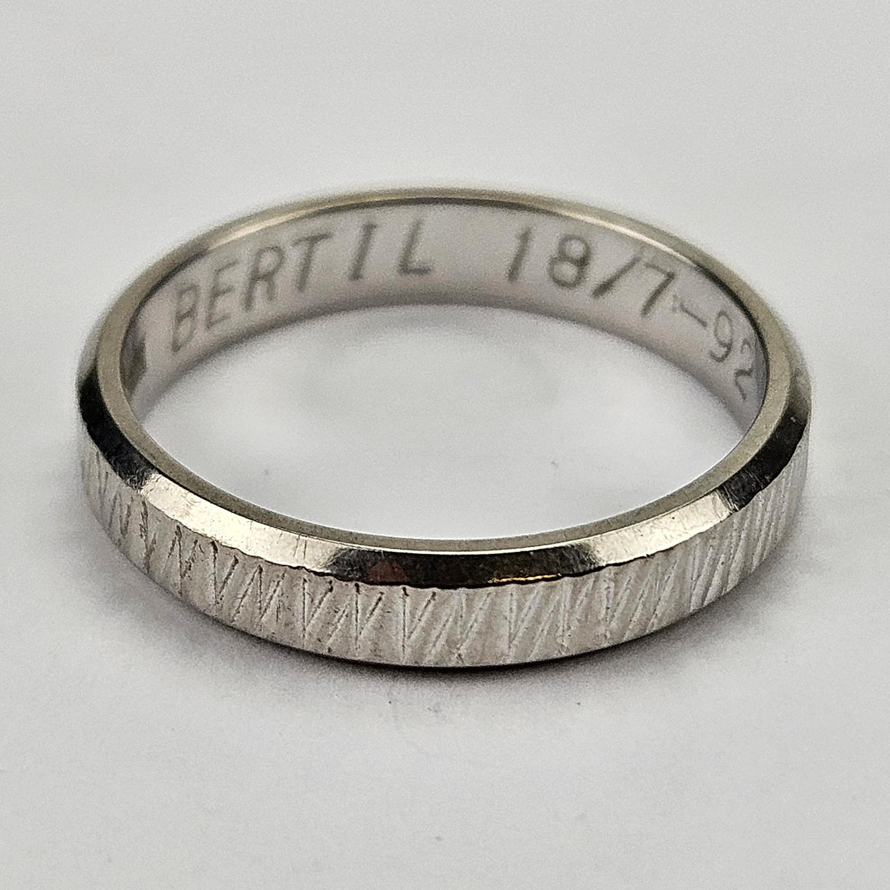 RING, vitguld, 18K, vikt ca. 4,8 gram.