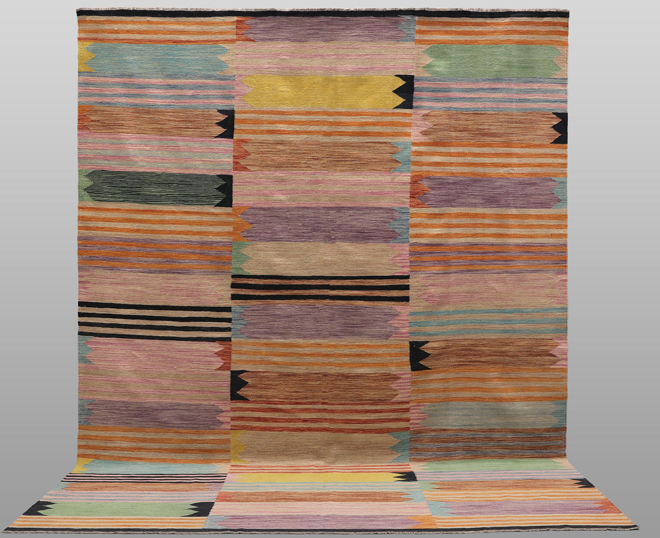 CARPET, “Kelim”, 351 x 251 cm.