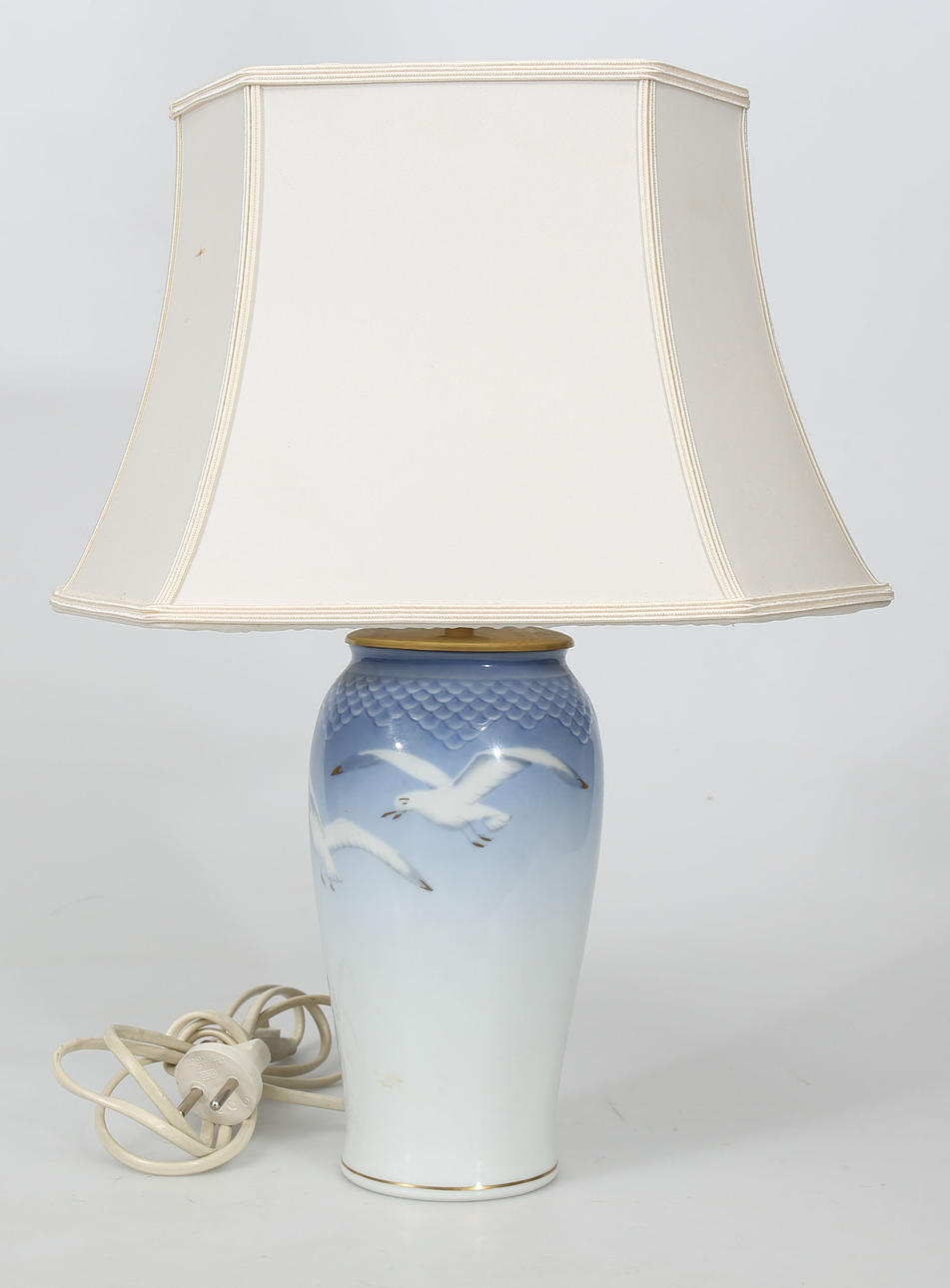 BORDSLAMPA, porslin, "Måsen", Bing & Gröndahl.