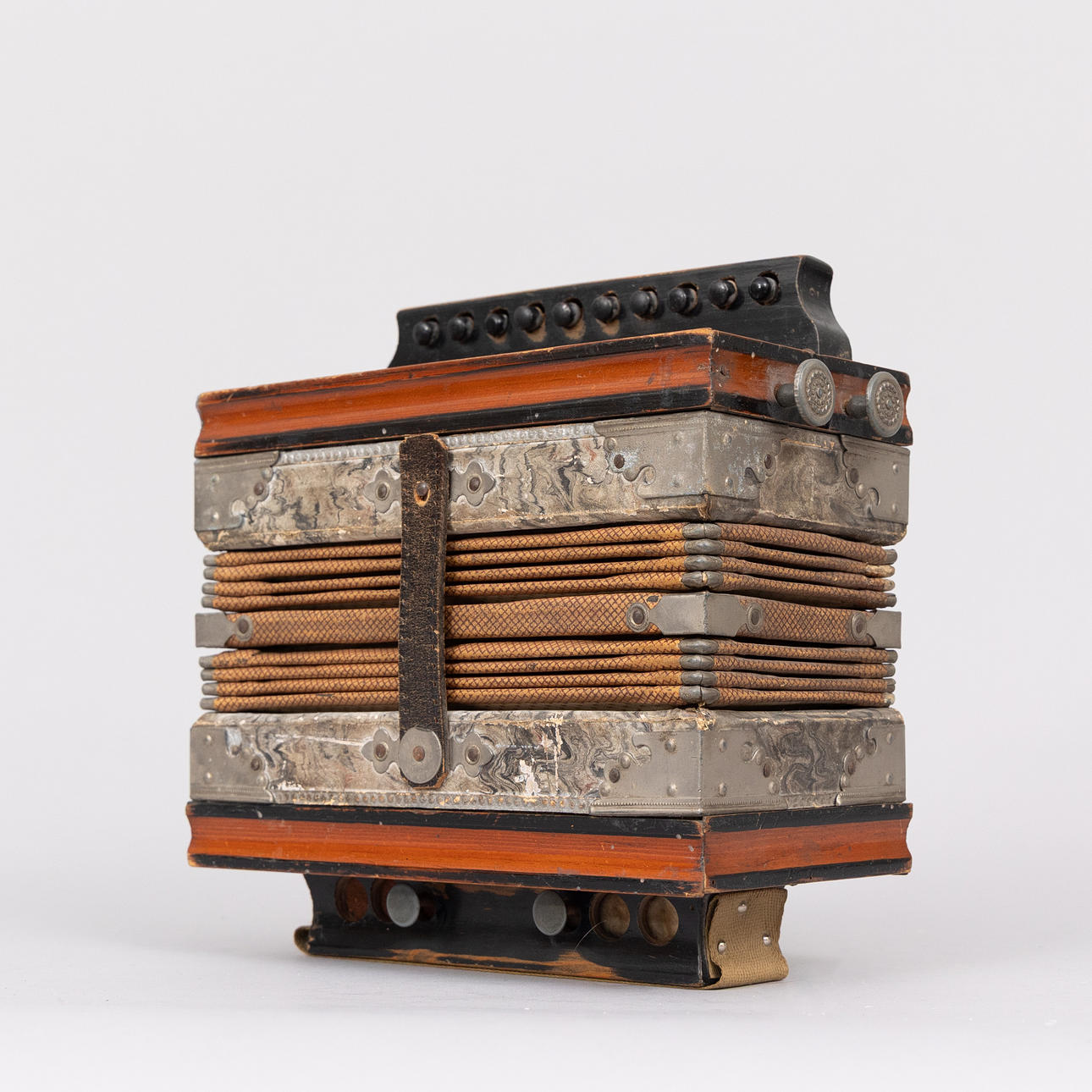 A single row 18th/20th century DURSPEL.