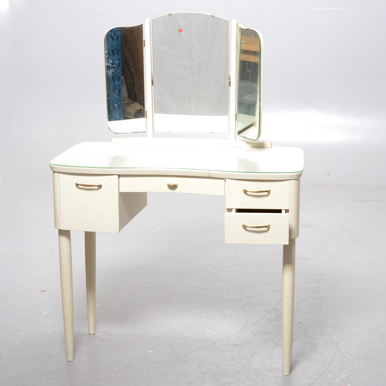 TOALETTBORD, 1950-tal.