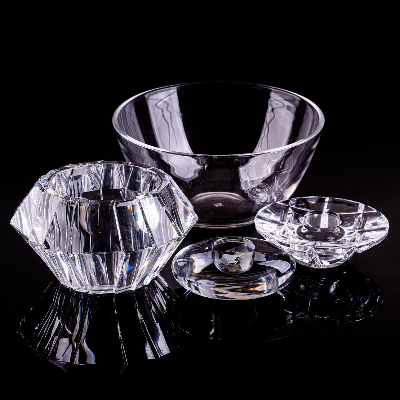 BOWLS & LANTERNS, 4 pieces, including Orrefors.