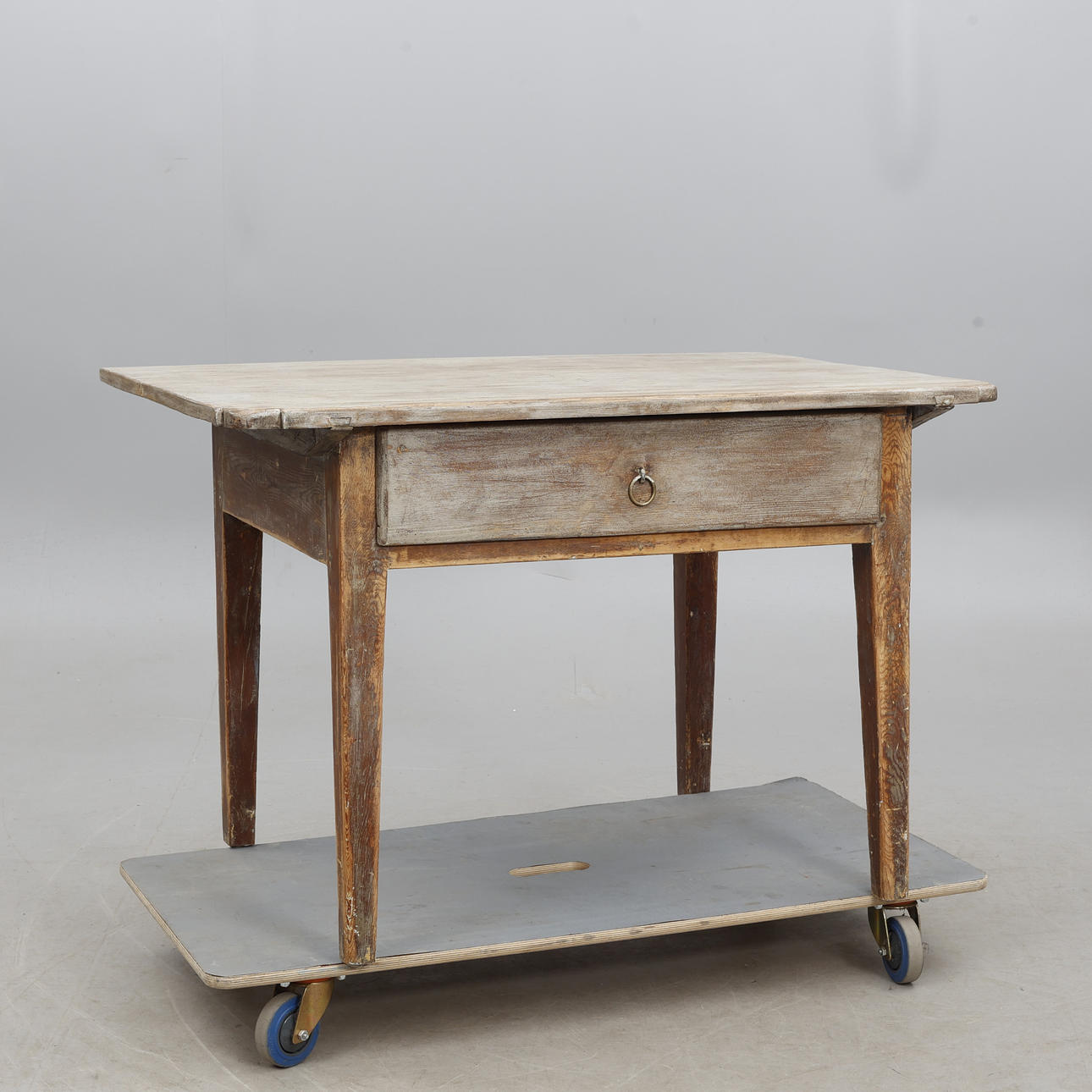 A table almoge, box in sargen, 19th century.