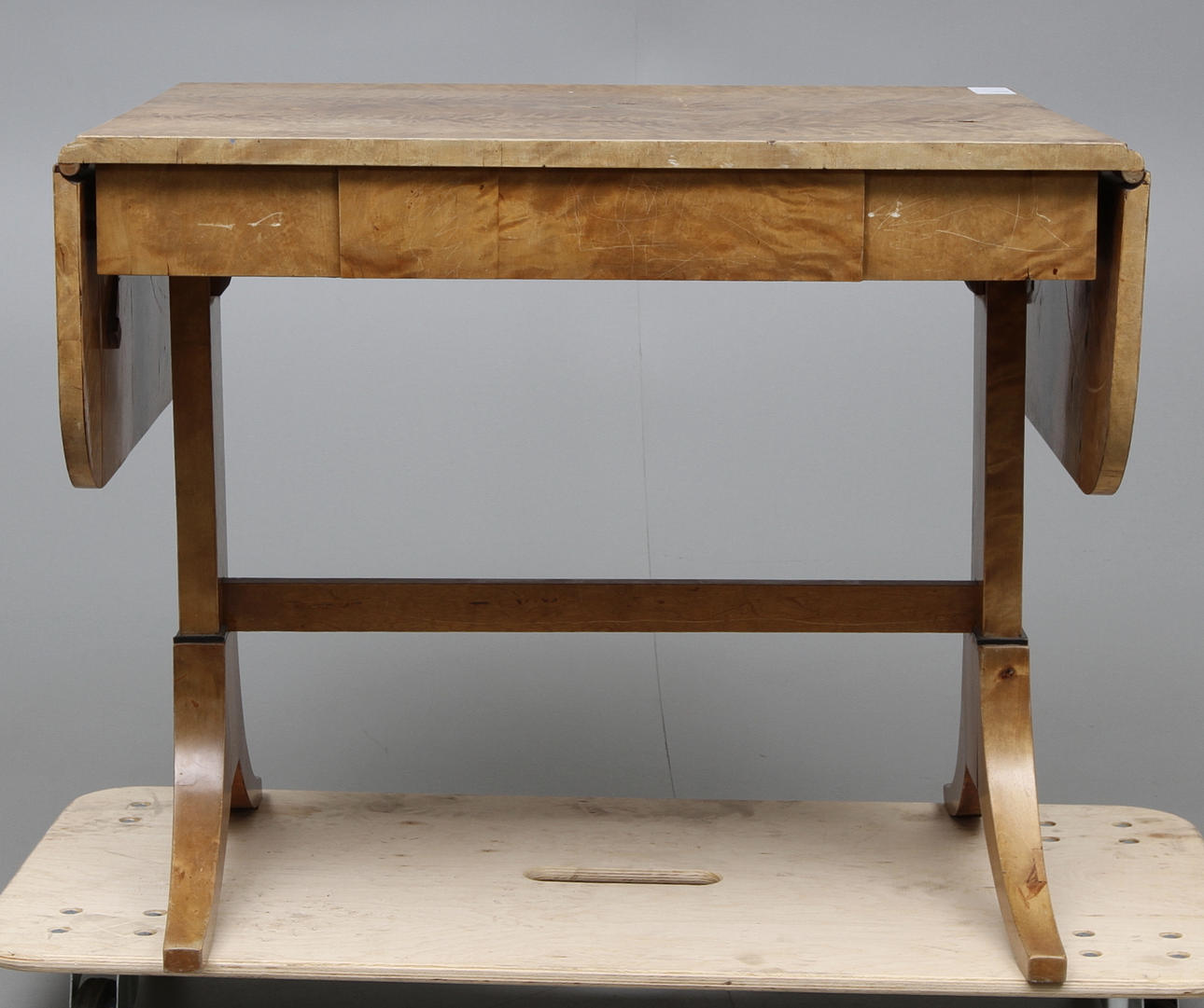 SALONGSBORD, Empire typ, 1800 tal.