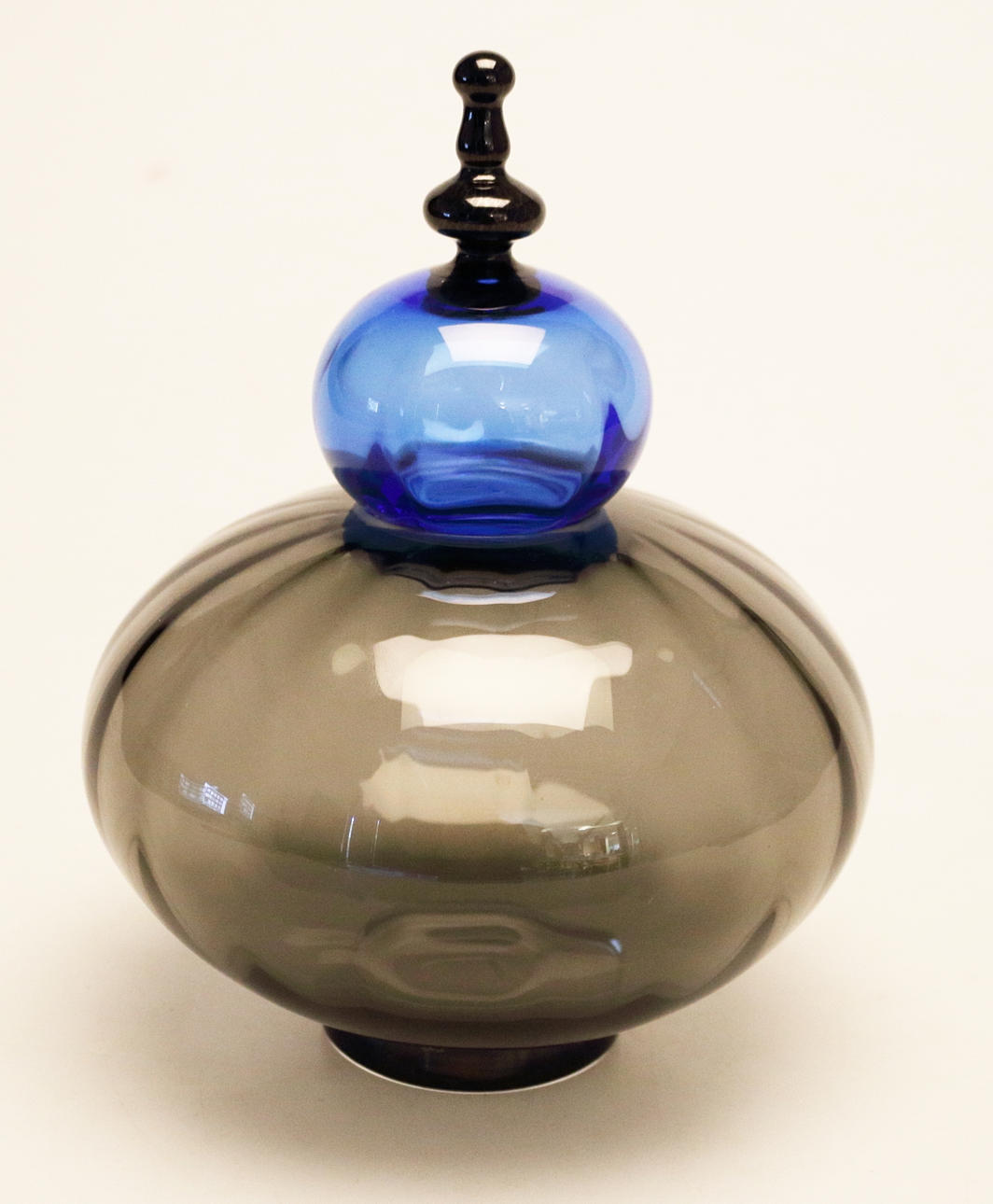 WILKE ADOLFSSON. LOCKPOKAL, signerad och daterad 1991.