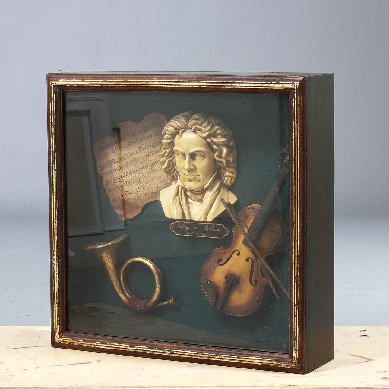 TITTSKÅP, 1900-tal.