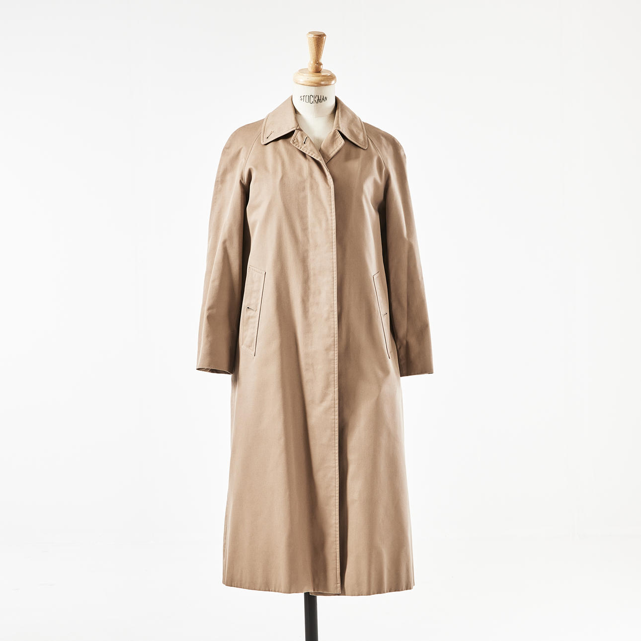 BURBERRY, trench coat.