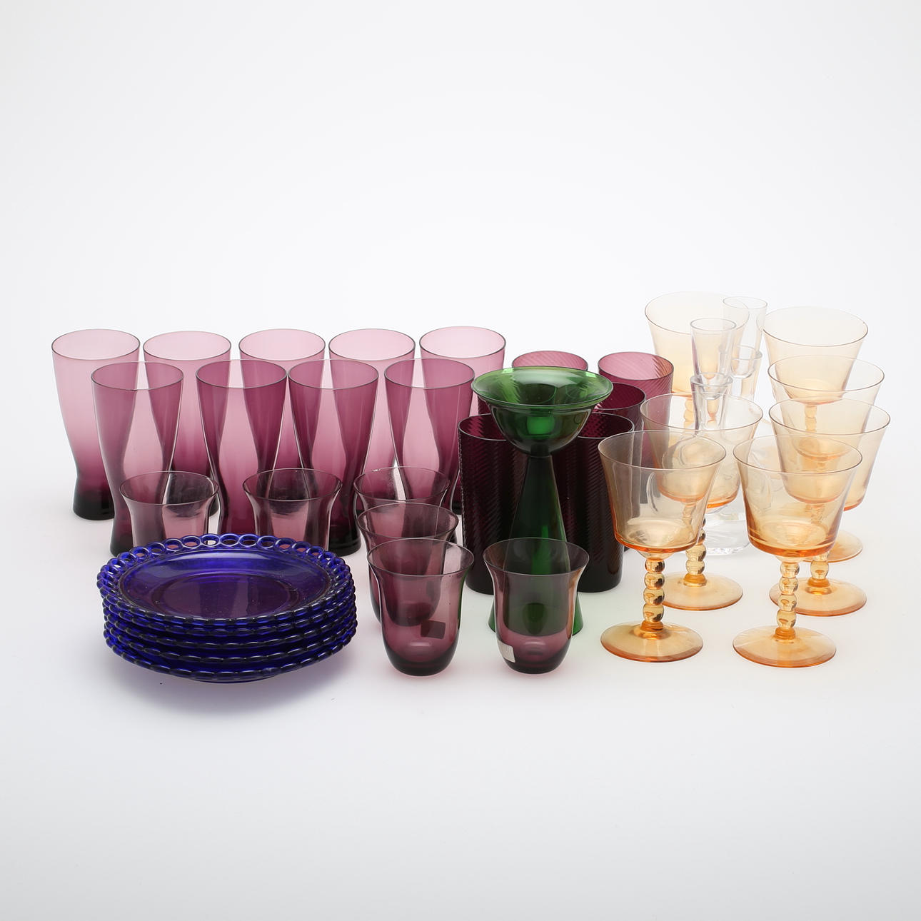 GLAS och ASSIETTER, 36 delar, bl a Lindshammar, Rejmyre, Åfors.