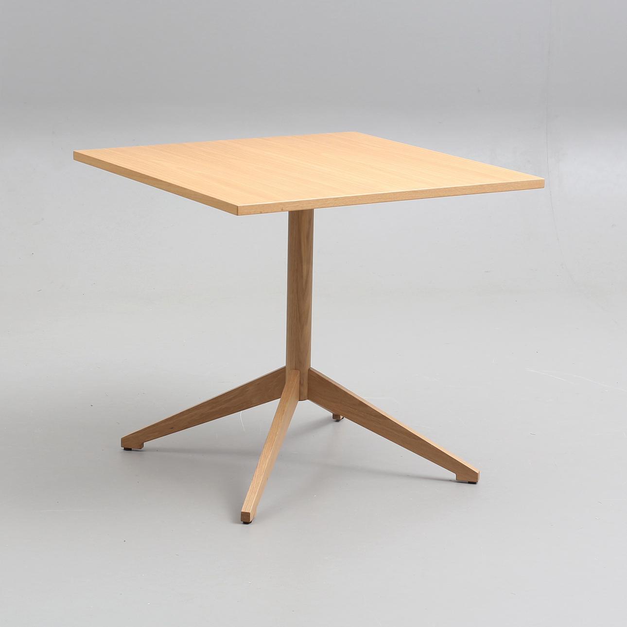 ROGER PERSSON. Bord, "Locus", ek, Karl Andersson & Söner, 2000-tal.