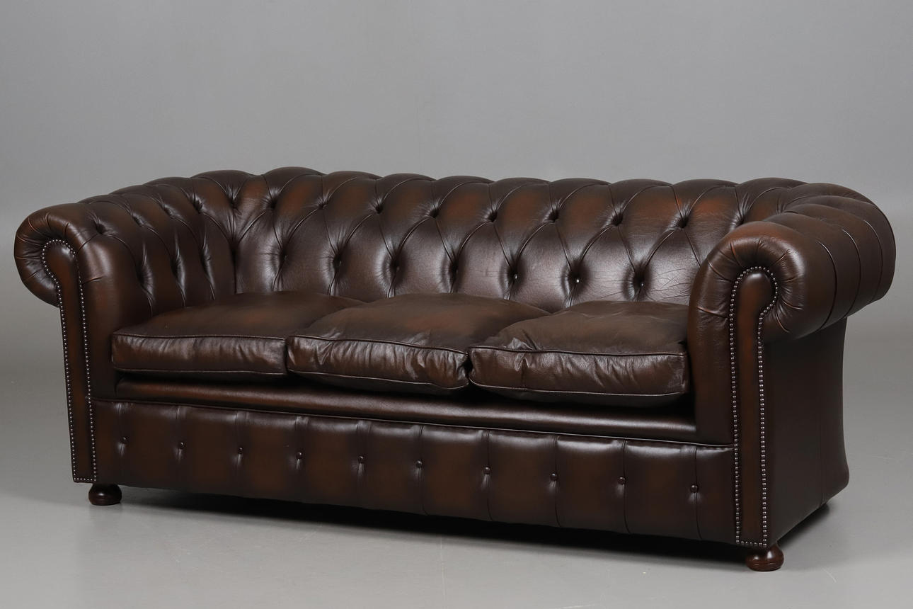 SOFFA, läder, Chesterfieldmodell, 1900-talets senare del.