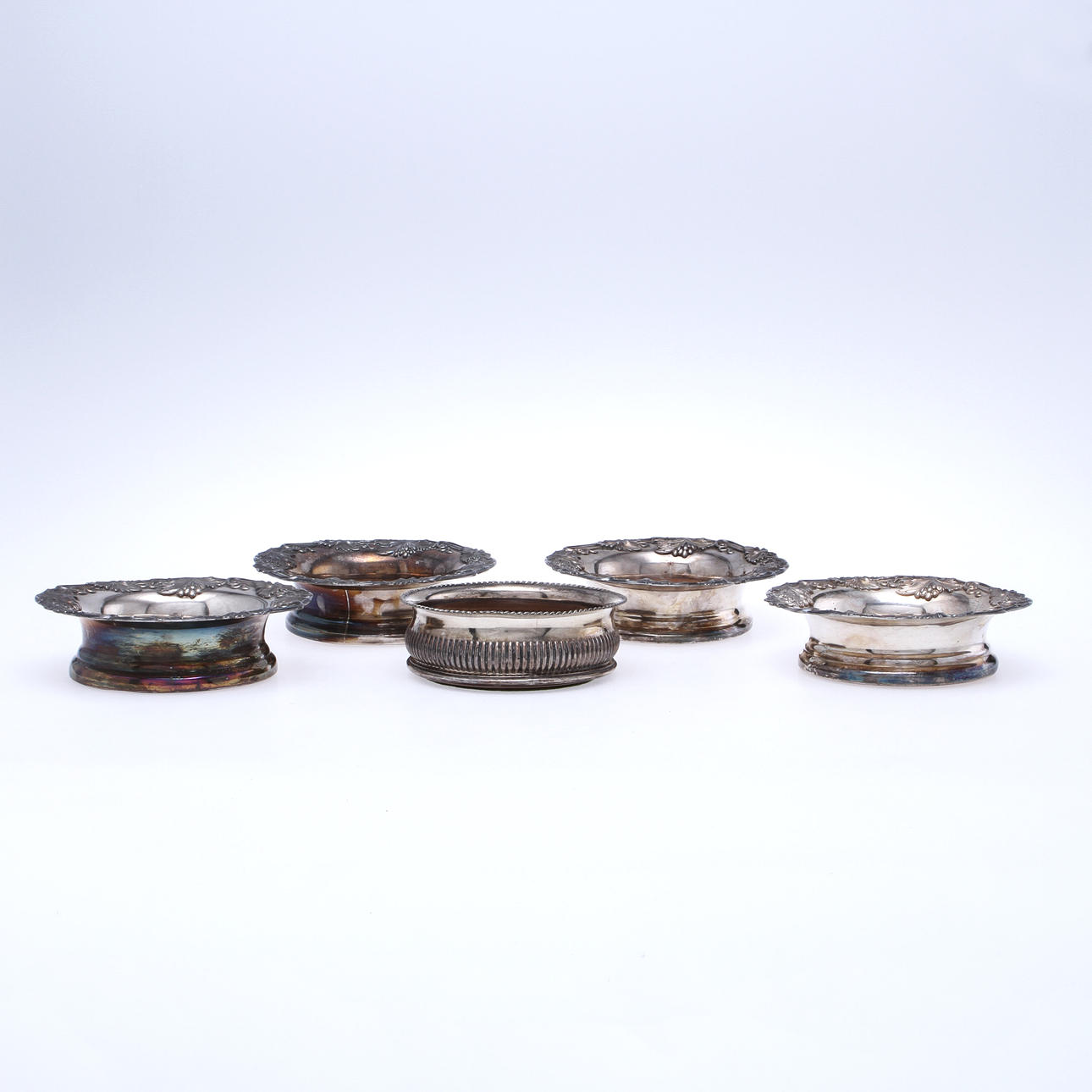 COASTER, 5 st, vitmetall, 1900-tal.