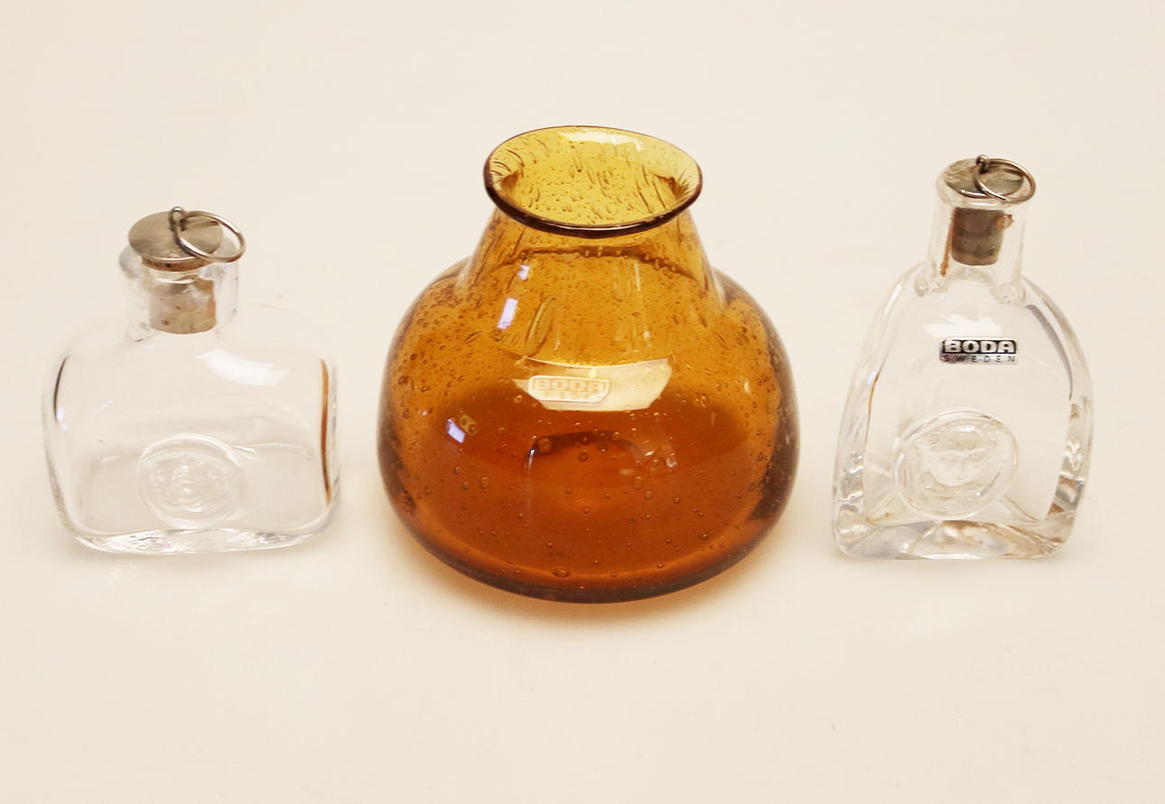 ERIK HÖGLUND. GLASFÖREMÅL tre delar, 1900-talets mitt.