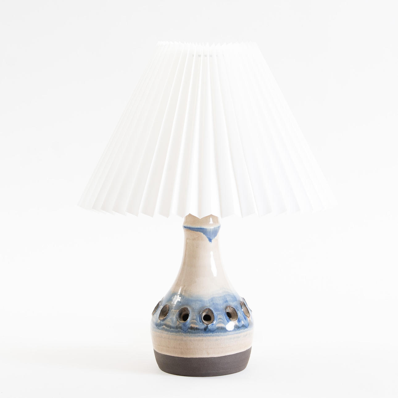 SHELF CERAMIC TABLE LAMP. Stamped.