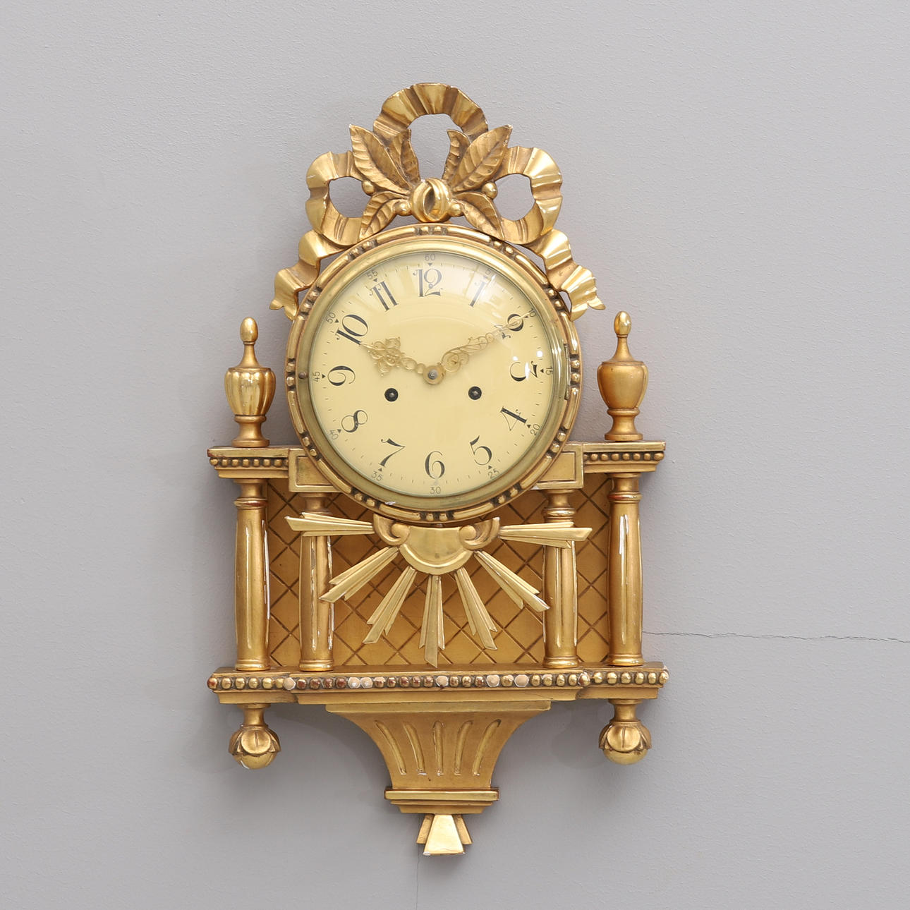 VÄGGPENDYL, gustaviansk stil, 1900-tal.