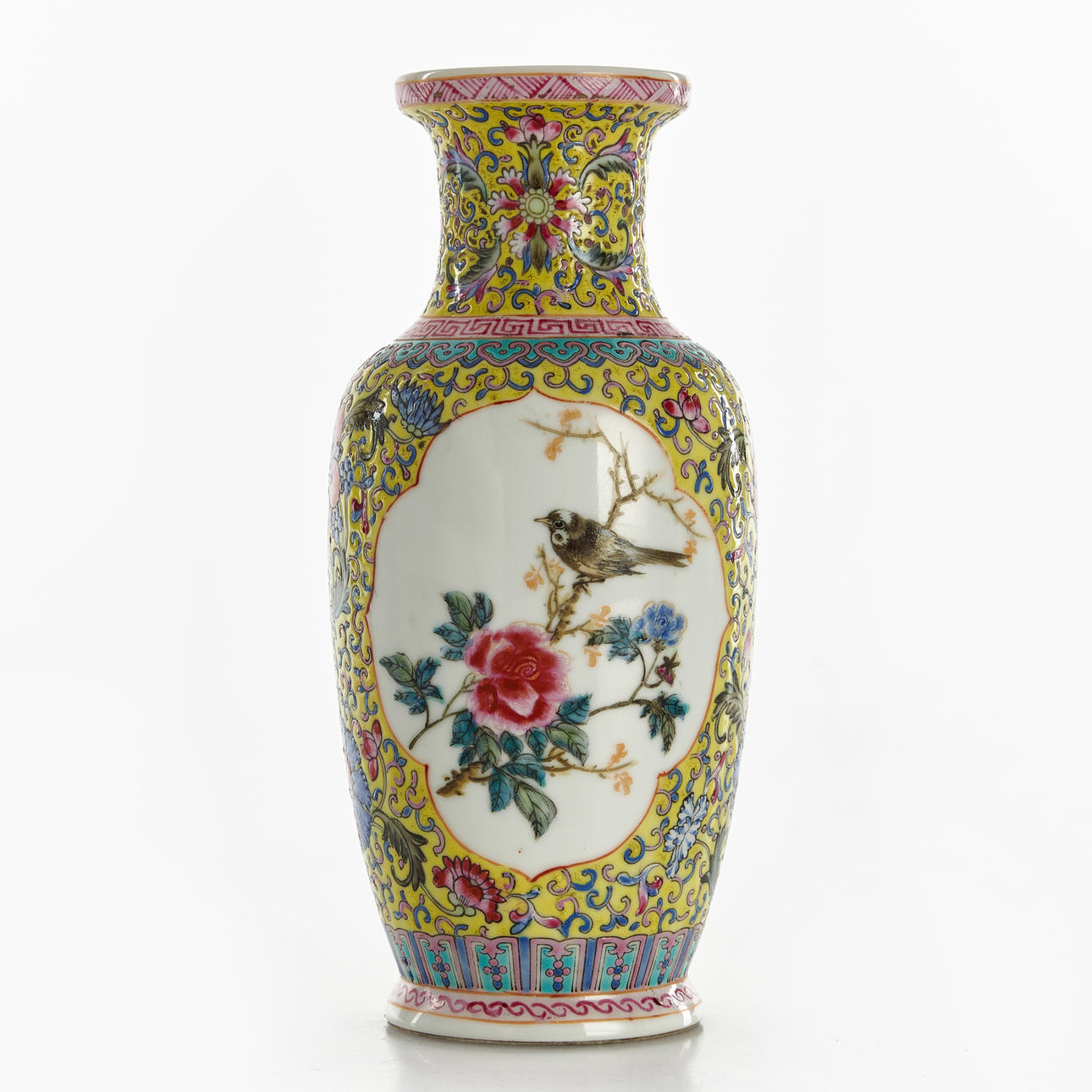 A Chinese vase, 20th century.