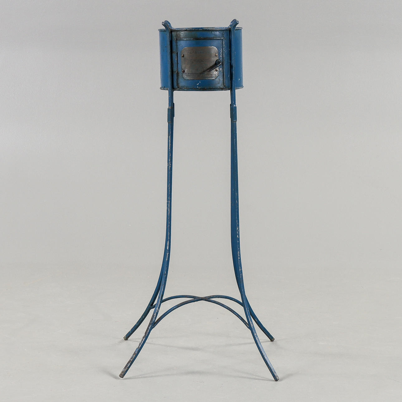 PEDESTAL/OIL HEATER “Speedoil” Sheet & steel, first half of the 20th ...