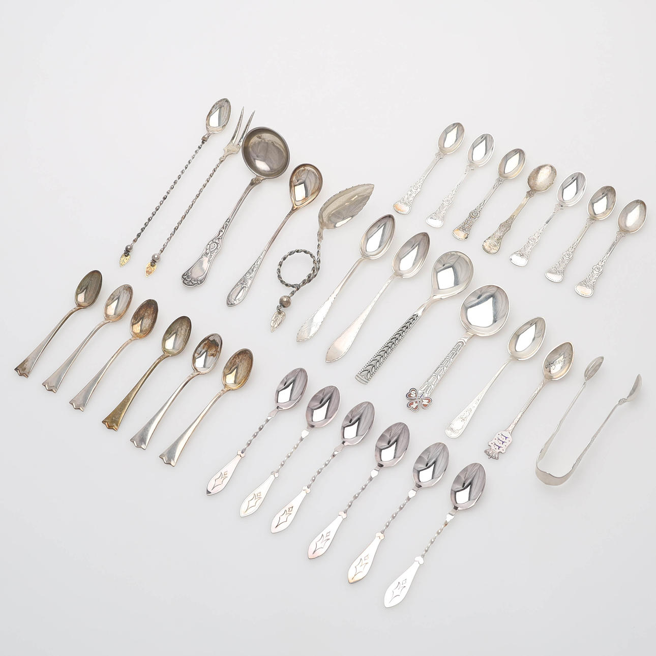 SAMLING BESTICK, 31 delar, vikt 412 gram.