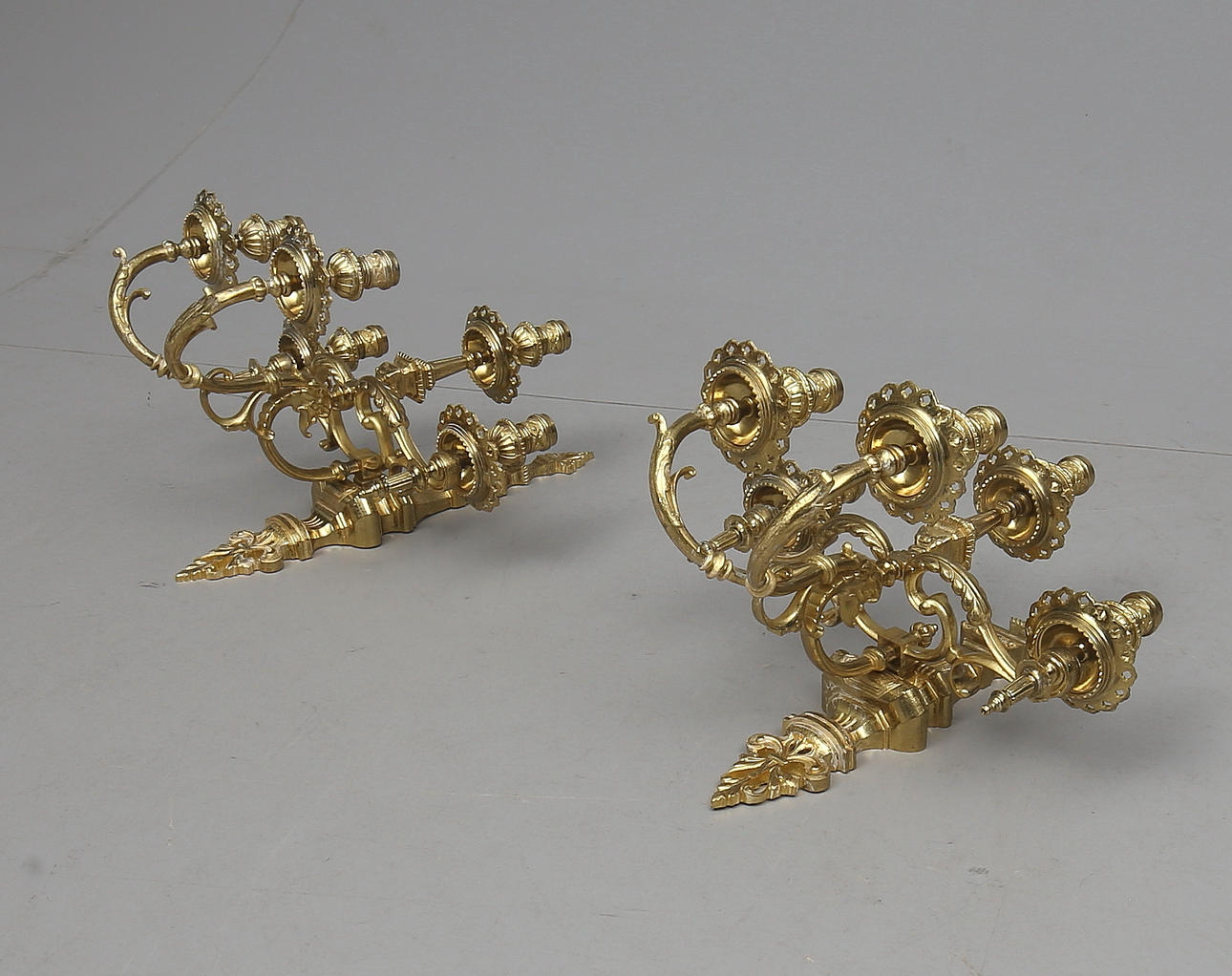 VÄGGAPPLIQUER, 1 par, förgyllda, 1900-tal.