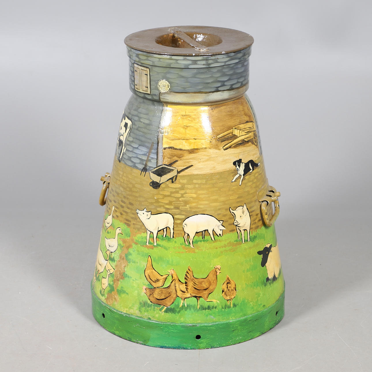 A LARGE NINETEENTH CENTURY MILK CHURN.