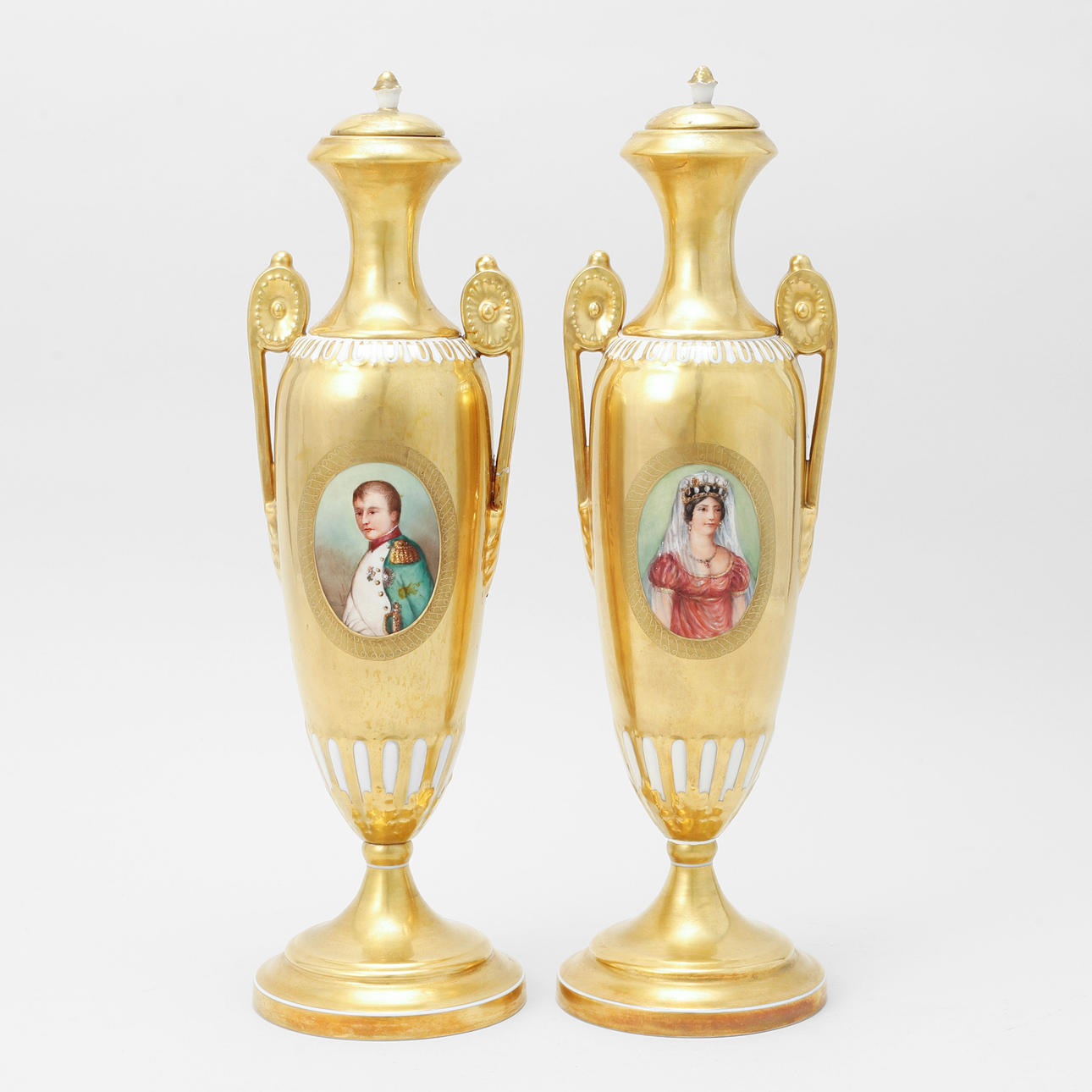 LOCKURNOR, 1 par, porslin, Dresden, empirestil.