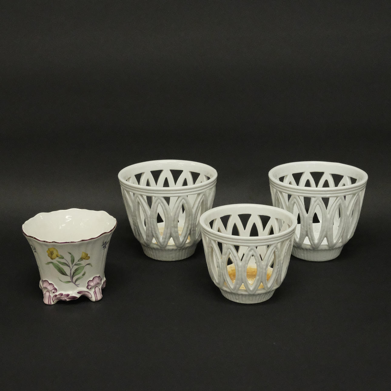 OUTER LINING, TUBE STRAND, FOUR PIECES.