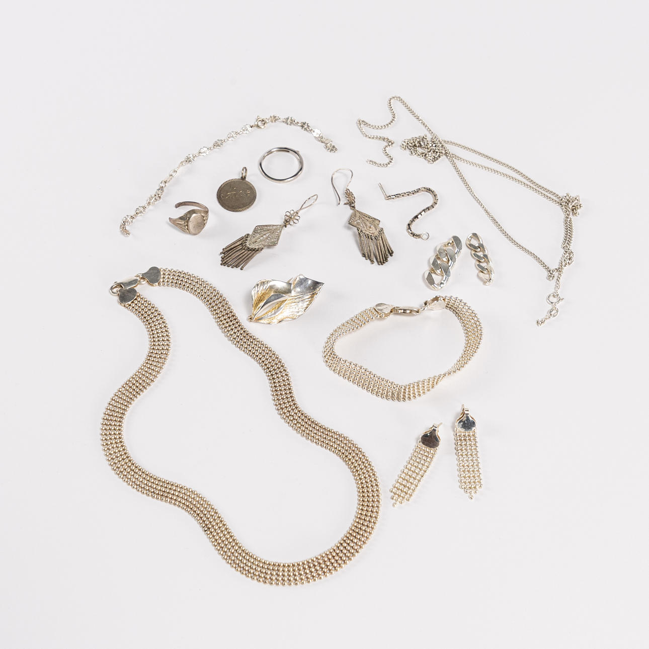 JEWELRY. Silver, weight 69,7 grams.