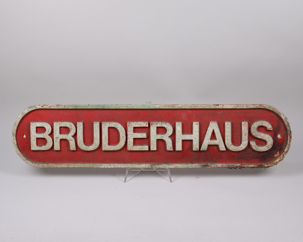 SKYLT, "Bruderhaus", glasfiber, 1900-tal.